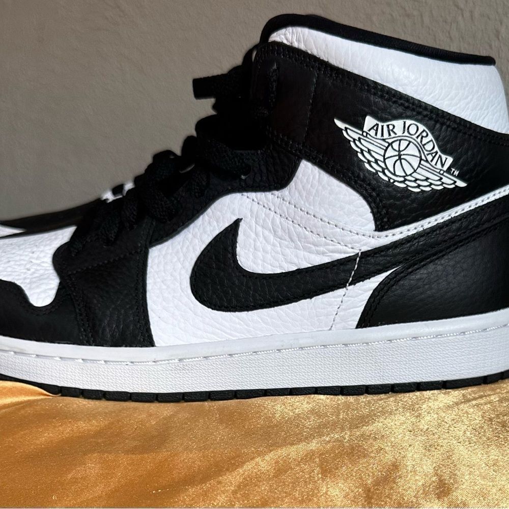 ๐๐๐๐๐Custom Jordan 1โsโHigh๐๐๐๐๐ - Picture 3 of 9